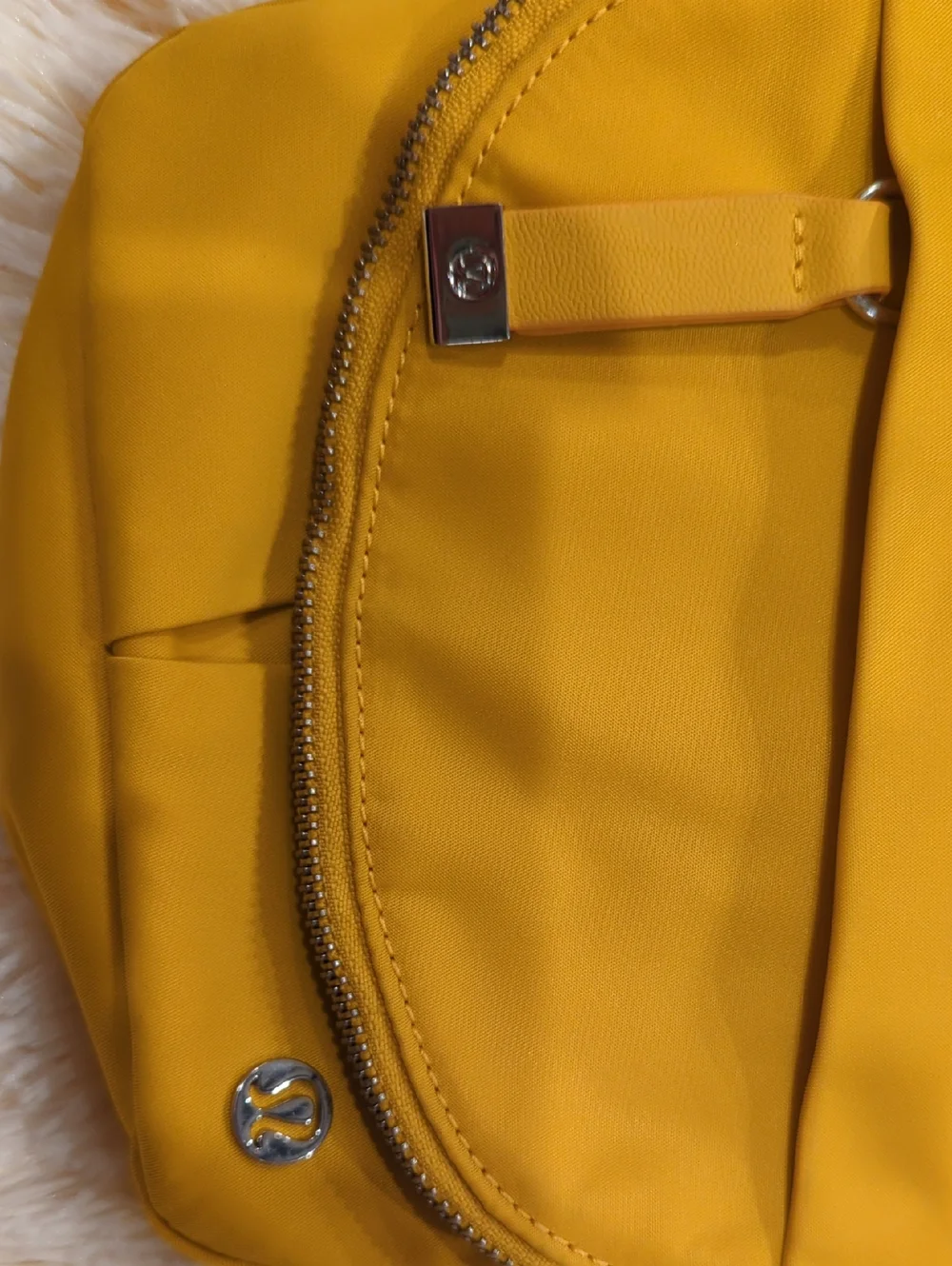 โค๏ธ๐Lululemon All Night Festival Bag *MicroGold Spice (First Release)๐โค๏ธ - Picture 5 of 12